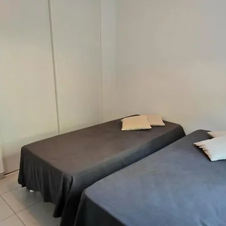 아파트 Spacious T3 With Garden In Saint-raphael