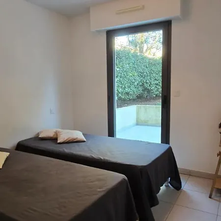 Spacious T3 With Garden In Saint-raphael * Saint-Raphaël