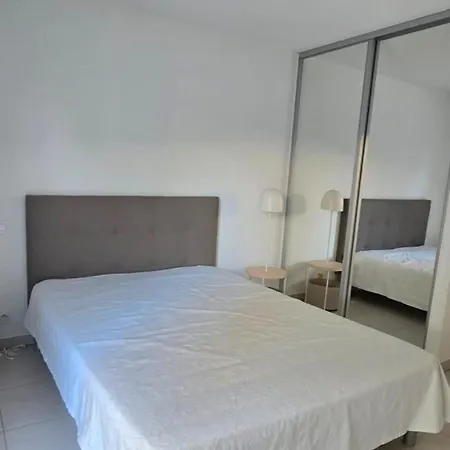 Apartment Spacious T3 With Garden In Saint-raphael Saint-Raphaël