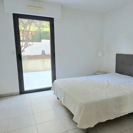Spacious T3 With Garden In Saint-raphael Appartamento